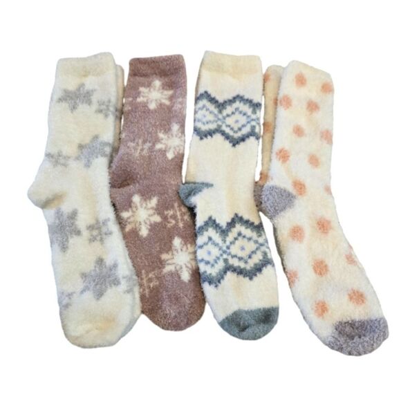 NWT SET OF 4 SUPER SOFT SLIPPER SOCKS - Picture 1 of 4